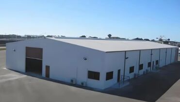 Edifícios industriais de estruturas de aço para exportação Armazém de aço pré-fabricado Com dimensões personalizadas Revestimento antissísmico resistente à corrosão Fabricações adequadas Instalações comerciais Iso/ce