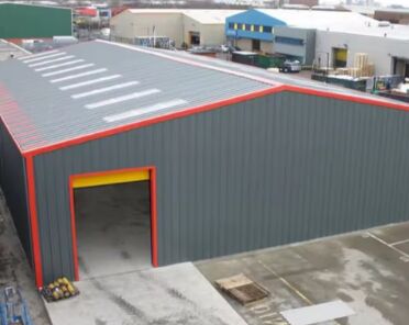 Armazém de Estrutura de Aço Pré-fabricada para Fornecimento Global, Oficina Industrial com Estrutura, Tamanho Personalizável, Resistente às Intempéries, Anti-Corrosivo, Solução para Centros de Logística, Fábricas e Armazenamento Comercial