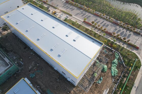 Estruturas destacáveis ​​de grande vão transparente para construção industrial de metal montada em seção, usadas para depósito de armazenamento de oficina de máquinas e fábrica de embalagem de mercadorias