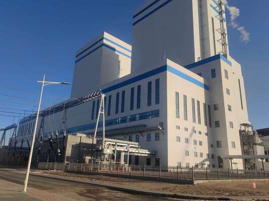 Estrutura de aço do portal Planta de fabricação Oficina de produção industrial Sistema de acabamento de beiral Membros de aço pré-processados ​​Conexão de parafuso do local